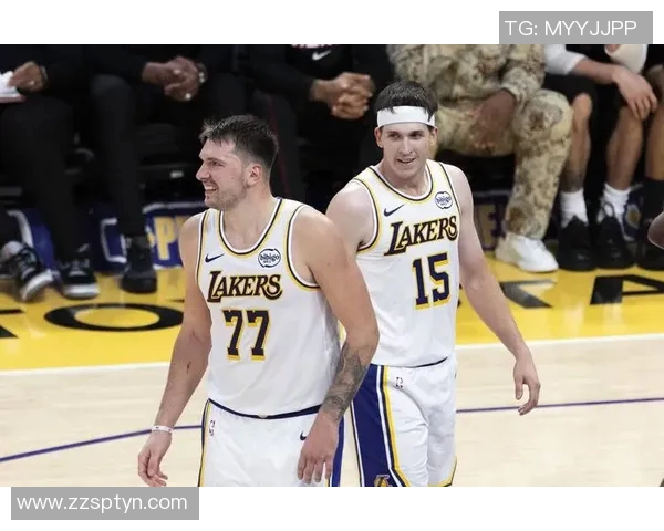 湖人队与黄蜂队对决数据分析及比赛亮点回顾